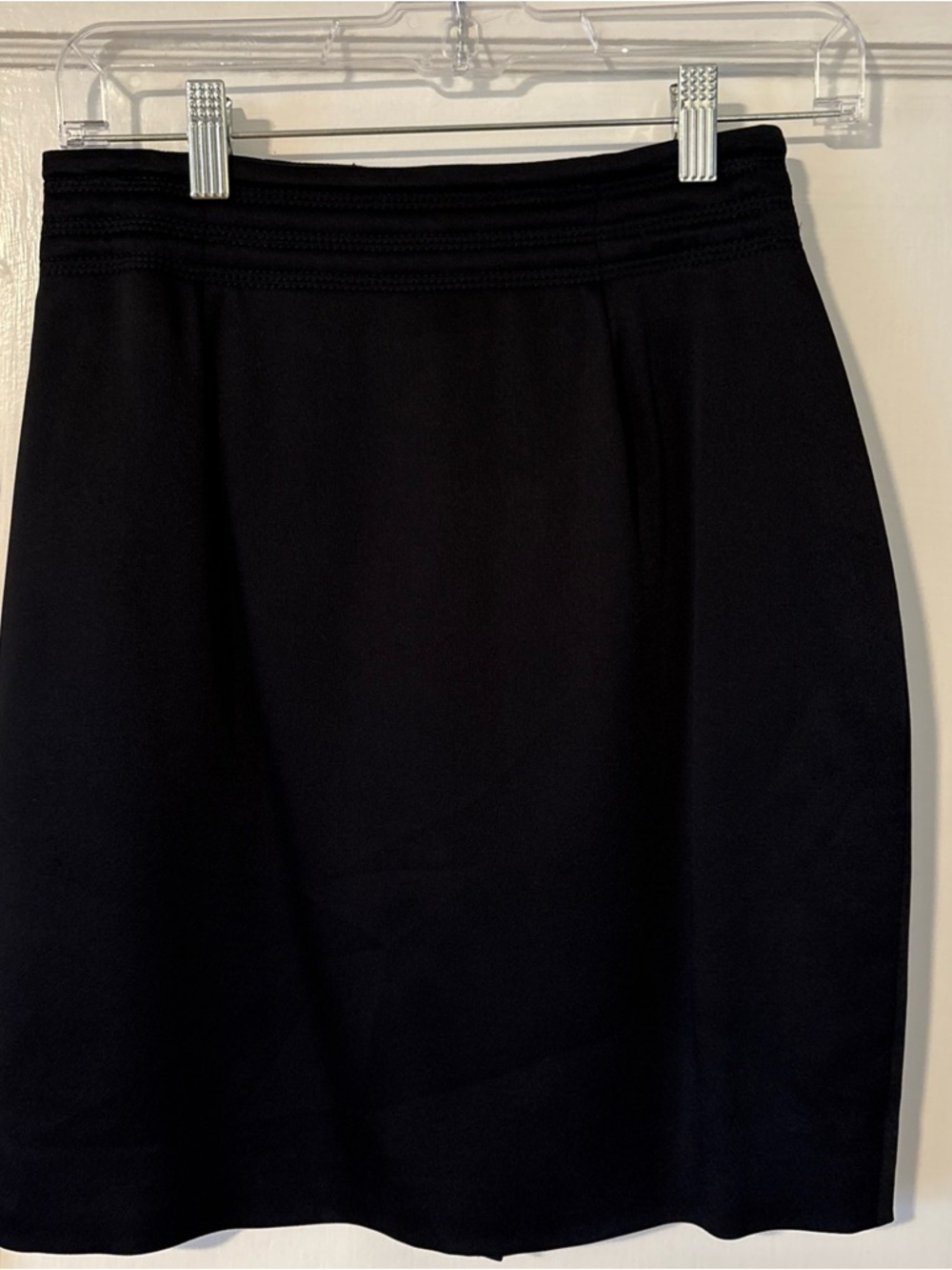 St John , Griffith & Gray Classic Black Women's Skirt - Size 8